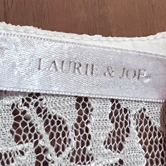 Laurie and Joe Bohemian White Lace Embroidered Tassel Wedding Dress S/M - Picture 3 of 10